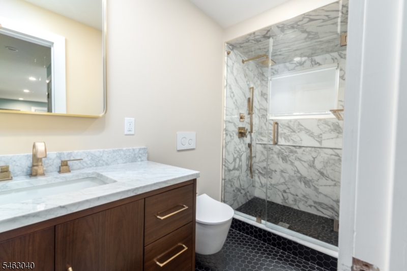 389 Durham Avenue Edison NJ 08817