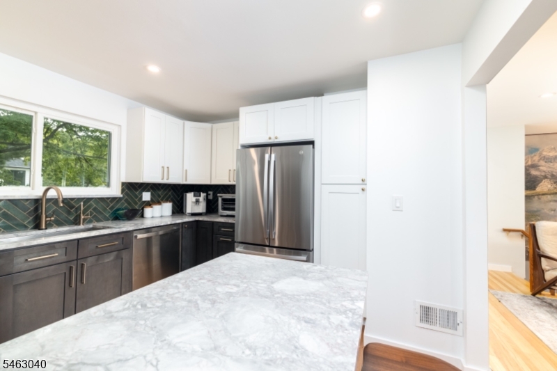 389 Durham Avenue Edison NJ 08817