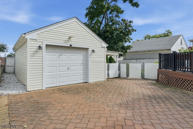 112 Jefferson Place Totowa NJ 07512