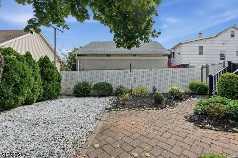 112 Jefferson Place Totowa NJ 07512