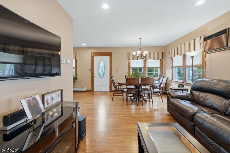 112 Jefferson Place Totowa NJ 07512