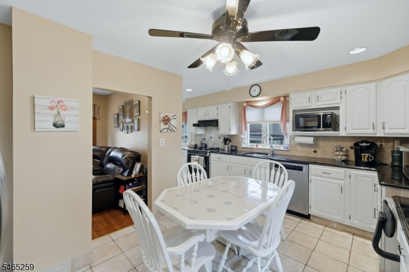 112 Jefferson Place Totowa NJ 07512