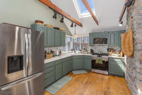1046 Lakeside Drive E Vernon NJ 07422