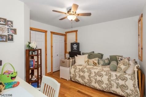 1046 Lakeside Drive E Vernon NJ 07422