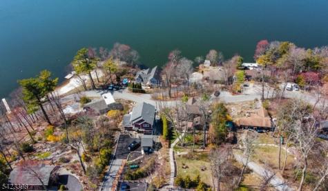 1046 Lakeside Drive E Vernon NJ 07422