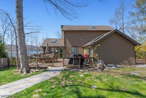 1046 Lakeside Drive E Vernon NJ 07422