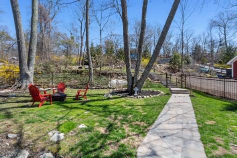1046 Lakeside Drive E Vernon NJ 07422