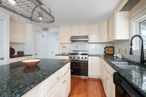 208 Mountain Road East Amwell NJ 08551