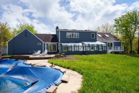 208 Mountain Road East Amwell NJ 08551
