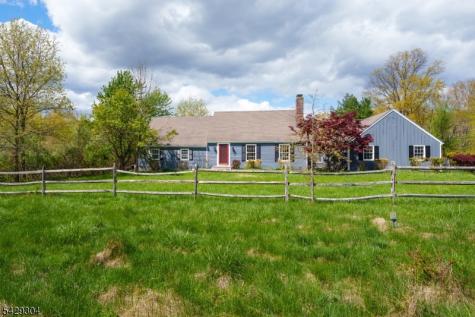 208 Mountain Road East Amwell NJ 08551