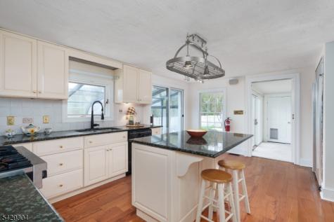 208 Mountain Road East Amwell NJ 08551