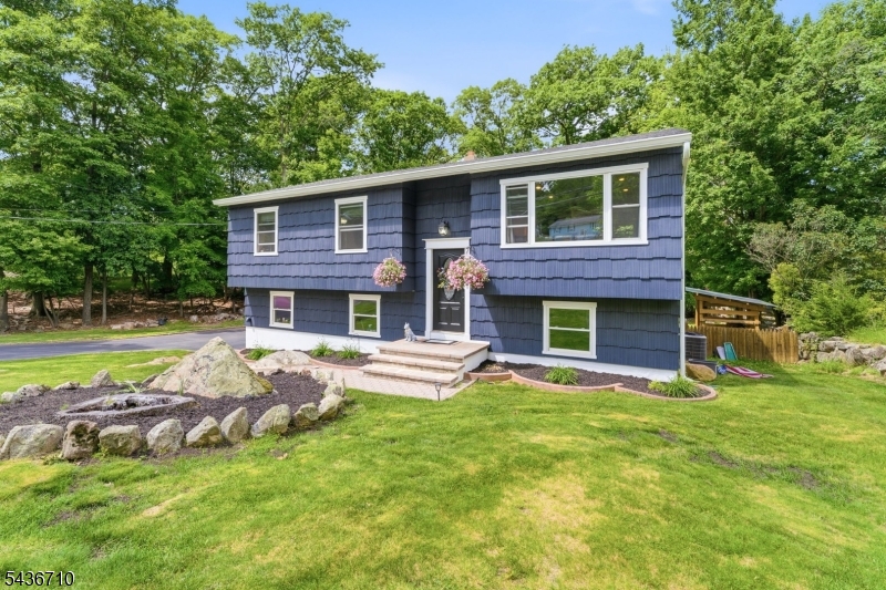 81 Elba Avenue Hopatcong NJ 07843