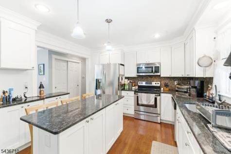 81 Elba Avenue Hopatcong NJ 07843