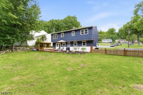 81 Elba Avenue Hopatcong NJ 07843