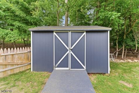 81 Elba Avenue Hopatcong NJ 07843