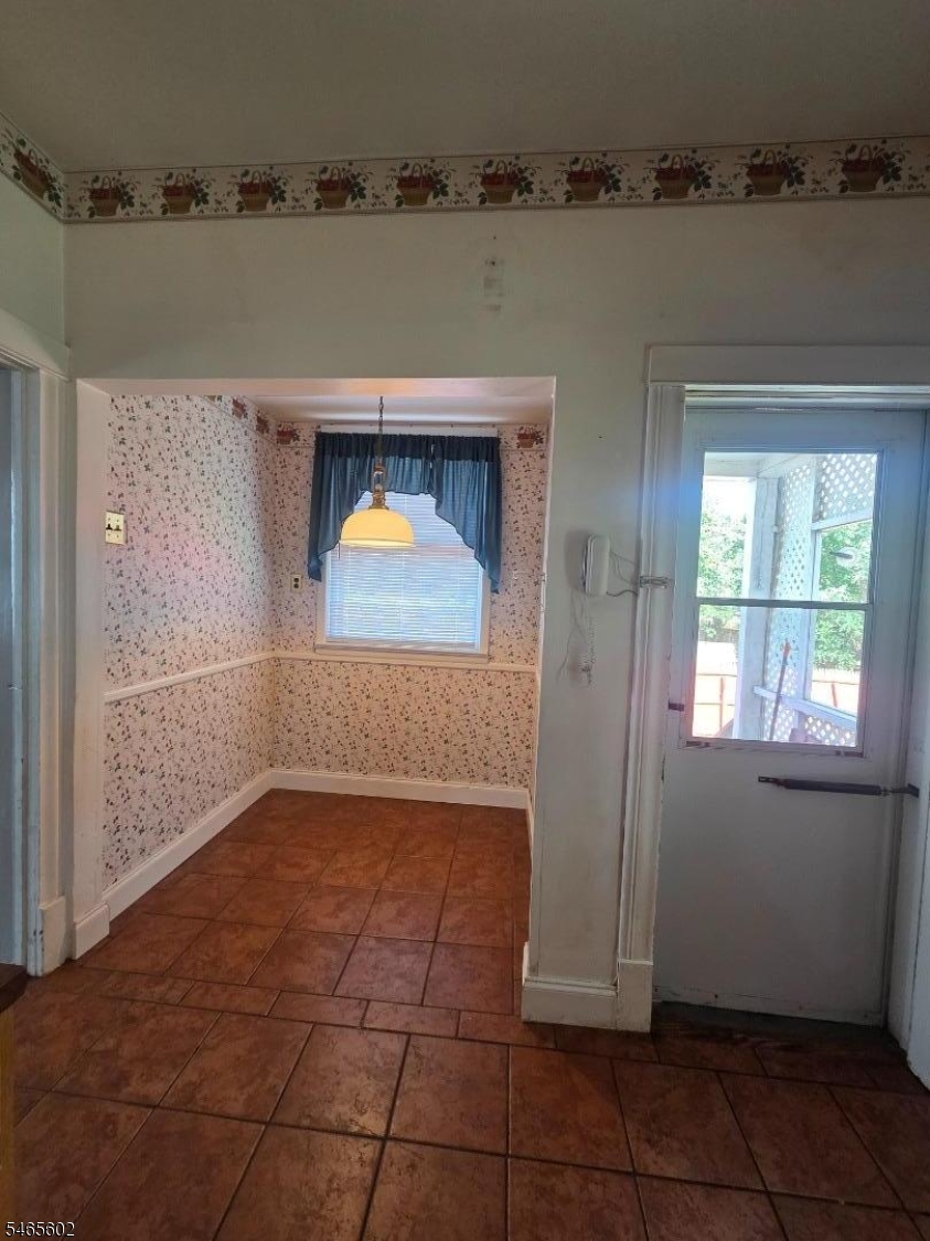 80 Freeman Street Woodbridge NJ 07095