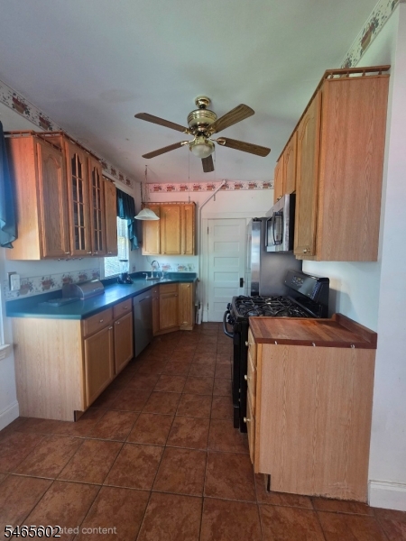 80 Freeman Street Woodbridge NJ 07095