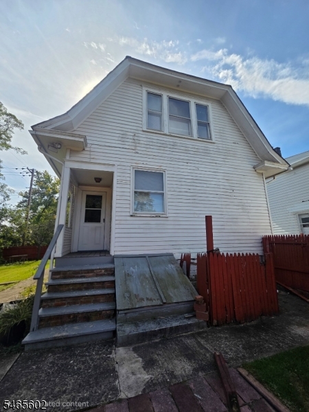 80 Freeman Street Woodbridge NJ 07095