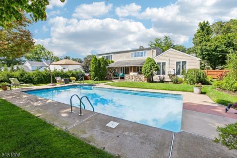 998 Washington Avenue Hohokus NJ 07423