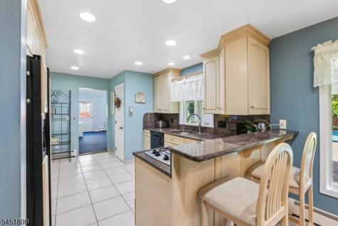 998 Washington Avenue Hohokus NJ 07423