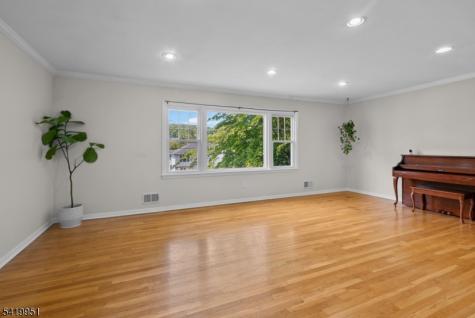 260 Saint Cloud Avenue West Orange NJ 07052