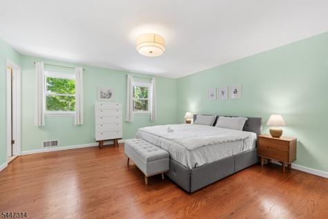 6 Hepworth Court West Orange NJ 07052
