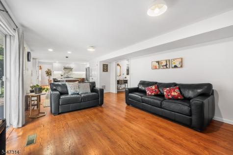 6 Hepworth Court West Orange NJ 07052