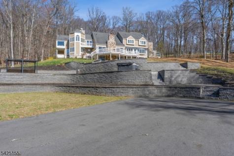 101 Rippling Brook Way Bernardsville NJ 07924