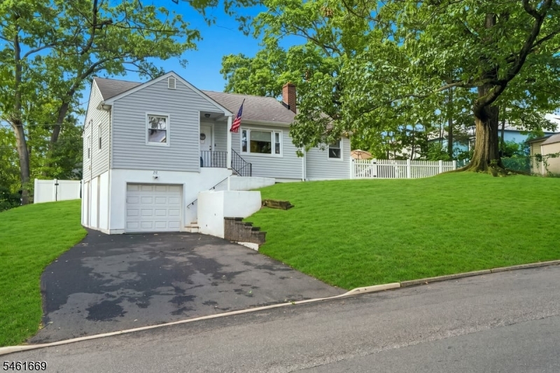 212 Hancox Avenue Nutley NJ 07110
