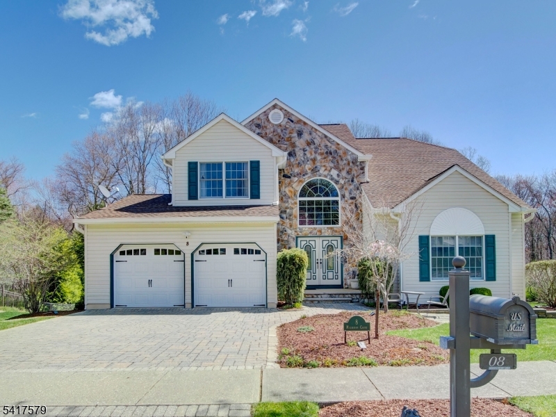 8 Mulberry Court Roxbury NJ 07876