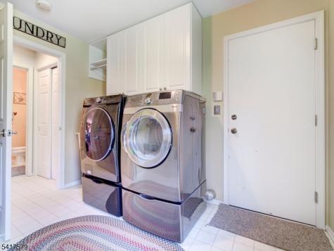 8 Mulberry Court Roxbury NJ 07876