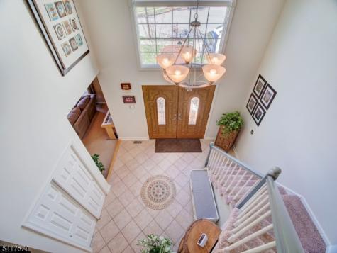 8 Mulberry Court Roxbury NJ 07876