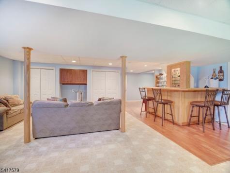 8 Mulberry Court Roxbury NJ 07876