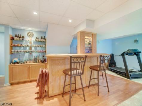8 Mulberry Court Roxbury NJ 07876