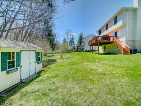 8 Mulberry Court Roxbury NJ 07876