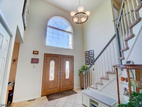 8 Mulberry Court Roxbury NJ 07876