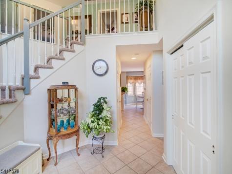 8 Mulberry Court Roxbury NJ 07876
