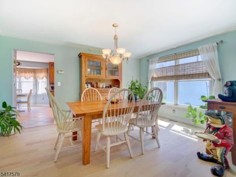 8 Mulberry Court Roxbury NJ 07876