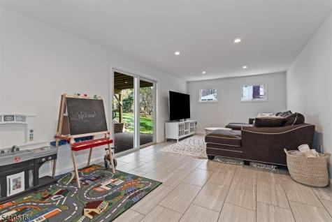 7 Pamela Drive Randolph NJ 07869