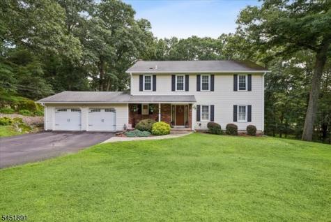 19 Mohawk Avenue Hopatcong NJ 07843