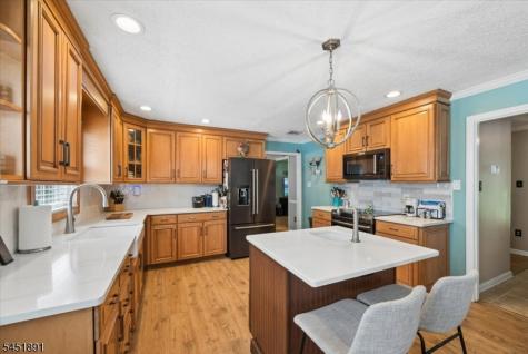 19 Mohawk Avenue Hopatcong NJ 07843