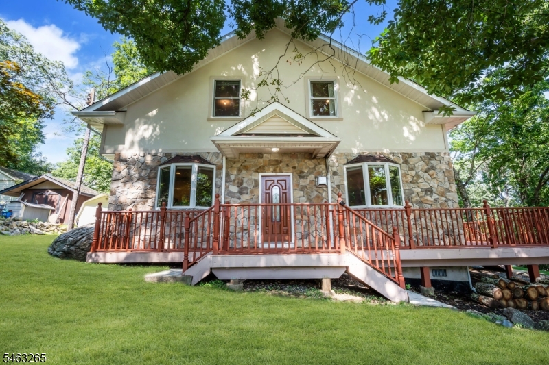 104 Bishops Rock Road Hopatcong NJ 07843