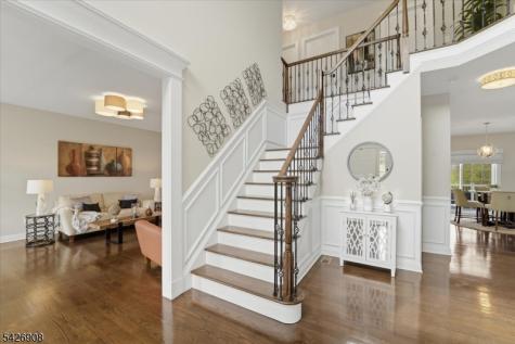 23 Claridge Lane Raritan NJ 08822