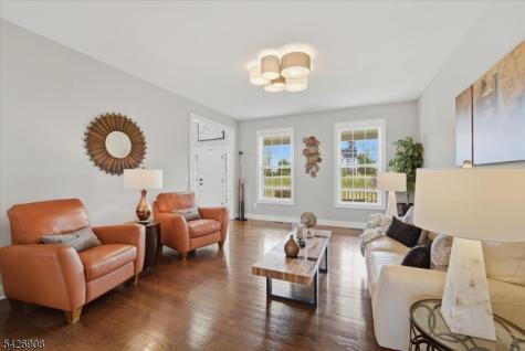 23 Claridge Lane Raritan NJ 08822
