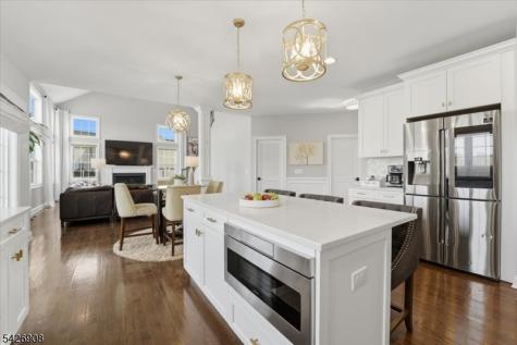 23 Claridge Lane Raritan NJ 08822