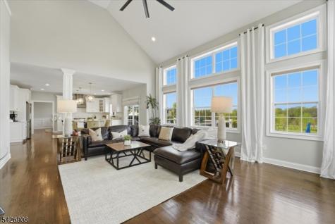 23 Claridge Lane Raritan NJ 08822