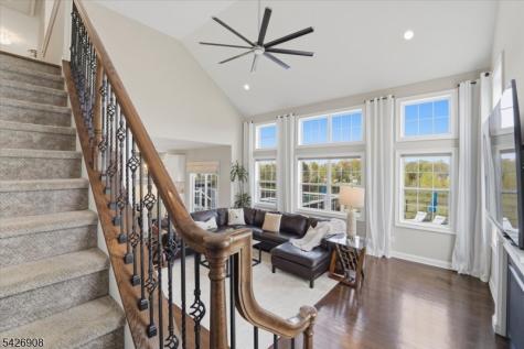 23 Claridge Lane Raritan NJ 08822