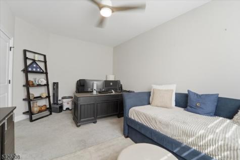 23 Claridge Lane Raritan NJ 08822
