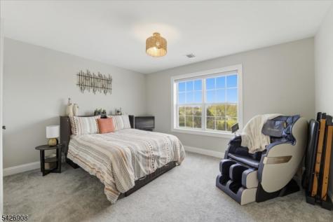 23 Claridge Lane Raritan NJ 08822