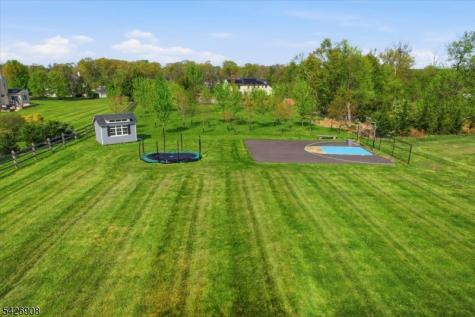 23 Claridge Lane Raritan NJ 08822